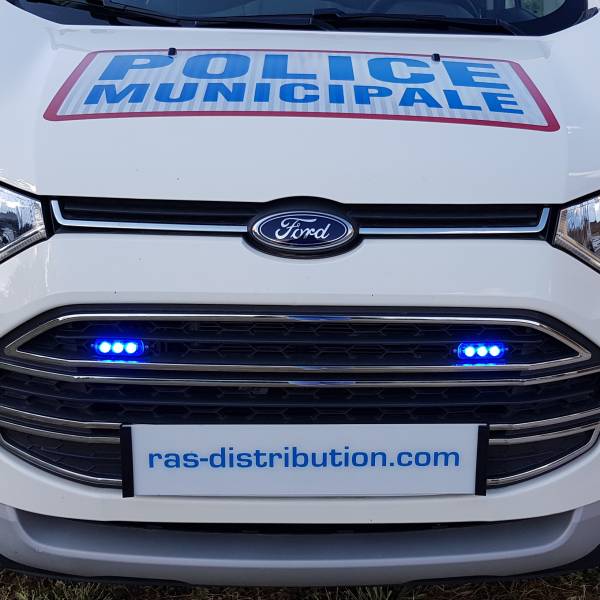 Installation de feux de pénétration ST3 sur la calandre d’un Ford EcoSport de la Police Municipale de Fabrègues