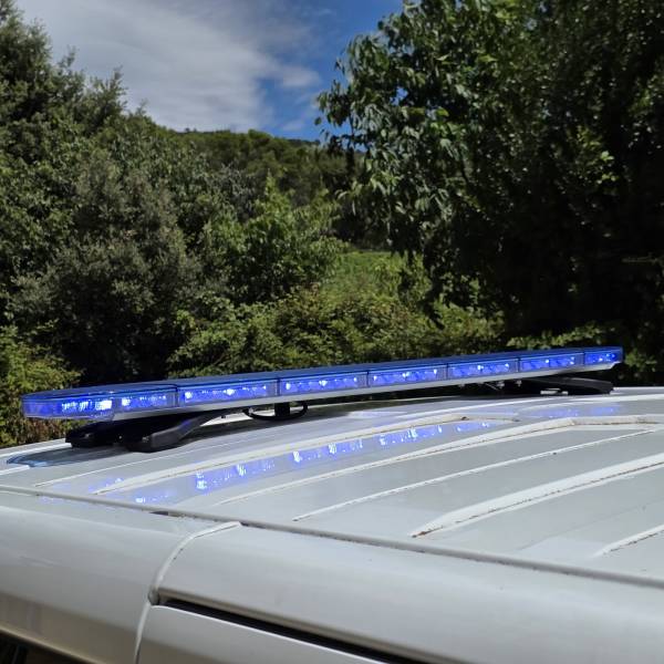 Installation d'une rampe lumineuse SKYLINE AIR S sur l'arrière d'un RENAULT Trafic pour la Protection Civile d'Asnière-sur-Seine près de Paris