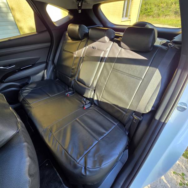 Fourniture et pose de housses renforcées sur-mesure haut de gamme sur un Hyundai Tucson Hybrid Police Municipale de la commune de Gignac près de Montpellier