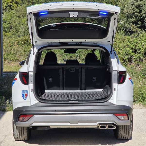 Installation de feux de pénétration double couleur sur un Hyundai Tucson Hybrid Police Municipale de la mairie de Gignac près de Montpellier