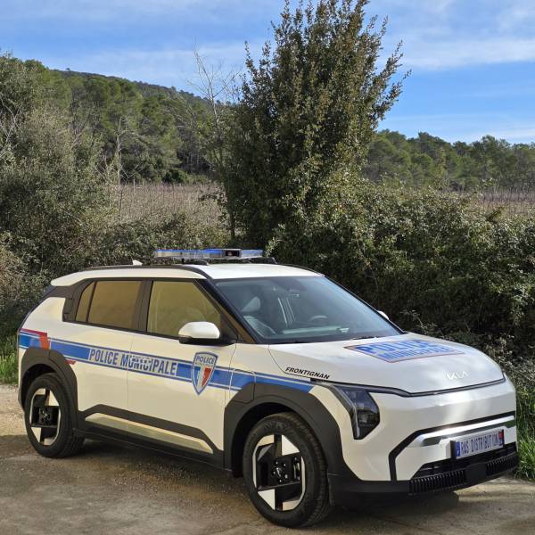 Transformation complète du tout nouveau KIA EV3 électrique pour la Police Municipale de Frontignan près de Montpellier