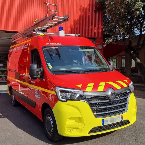 Balisage complet sur Renault Master des sapeurs-pompiers de l'hérault